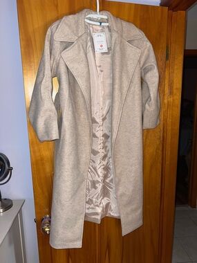 Yu Hong Fashion Light Beige Coat with Satin Lining